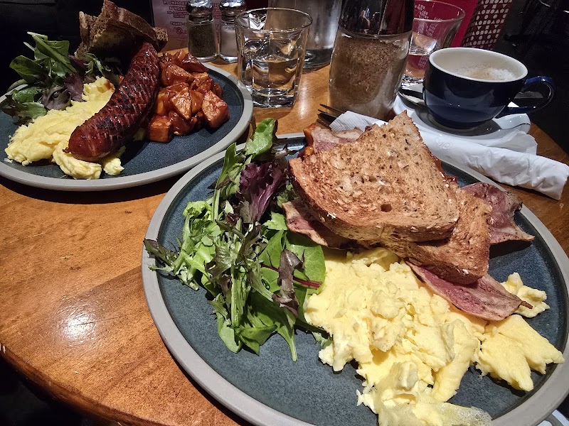 Insomnia Restaurant and Lounge