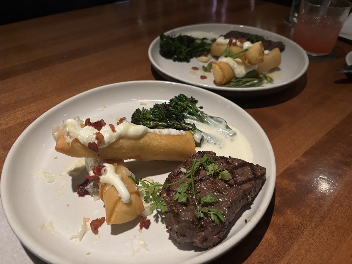 JOEY Eaton Centre — Restaurant